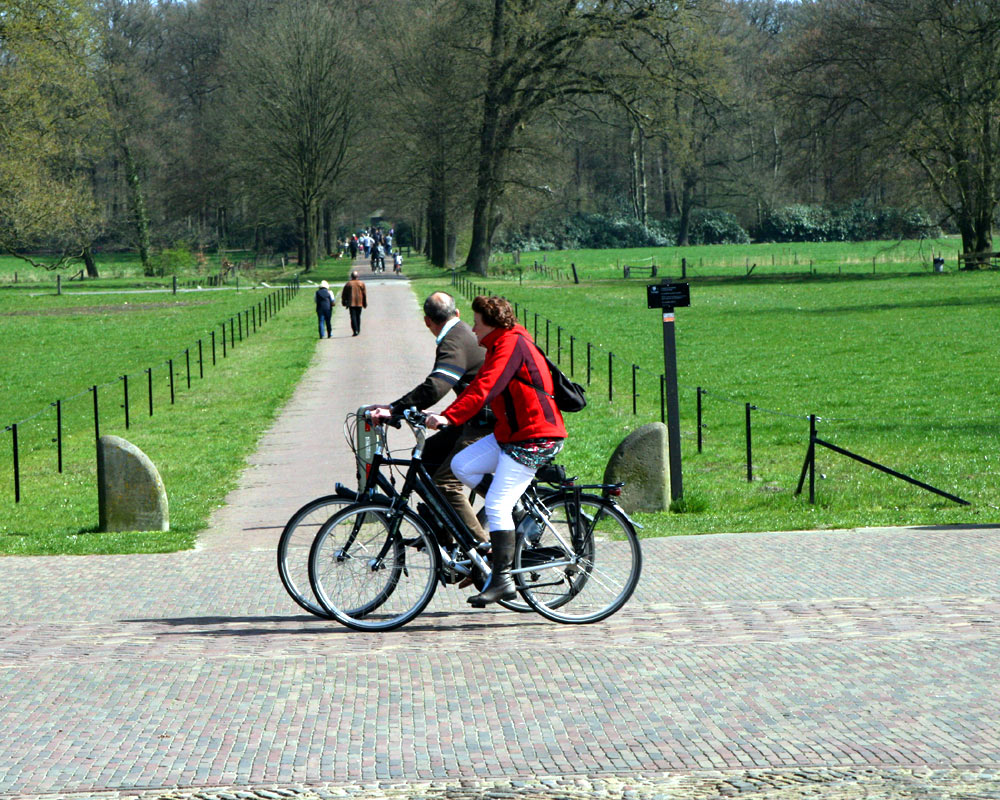 Radfahrer am Landgut Twickel